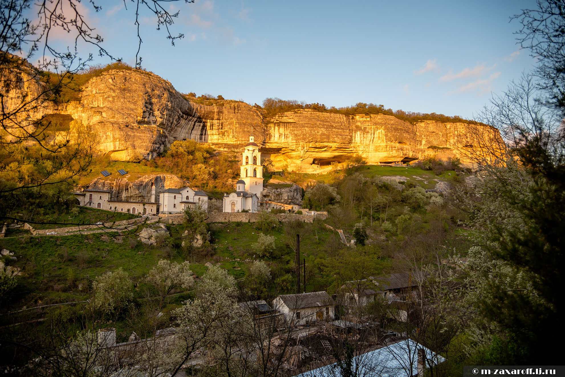 Bakhchysarai Cave Monastery (Свято-Успенский пещерный монастырь, Бахчисарай)